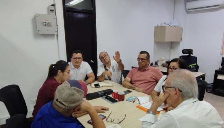 Los maestros lograron reunirse con el alcalde , Jairo Yáñez,  para exigir prontitud y celeridad en los procesos de audiencia y posesión.