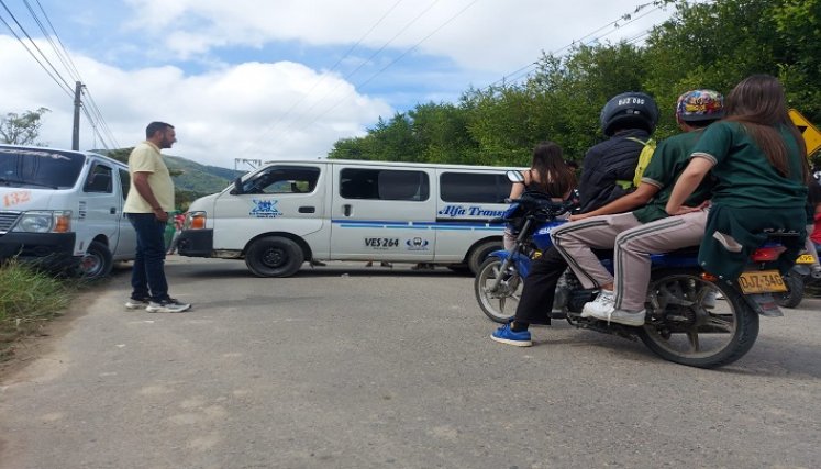 Los transportadores adelantan jornadas de protesta ante la adjudicación de una ruta. /Foto La Opinión