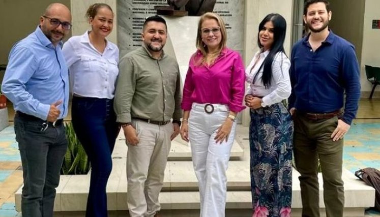 La directora del programa académico de Ingeniería Industrial, Ruth Reyes, junto con profesores del programa son los organizadores del evento. / Foto: Cortesía 