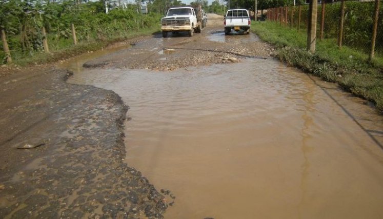 Carretera Astilleros-Tibú presenta fallas en su carpeta asfáltica a lo largo de su recorrido/Foto La Opinión