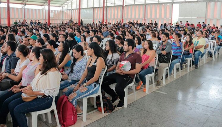 Si los jóvenes tuvieran la oportunidad de estudiar su pregrado en el exterior, el 88% de los encuestados afirmó que lo haría. / Foto Archivo