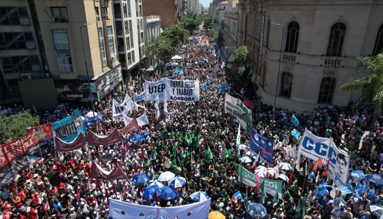 PROTESTAS CONTRA MILEI EN ARGENTINA