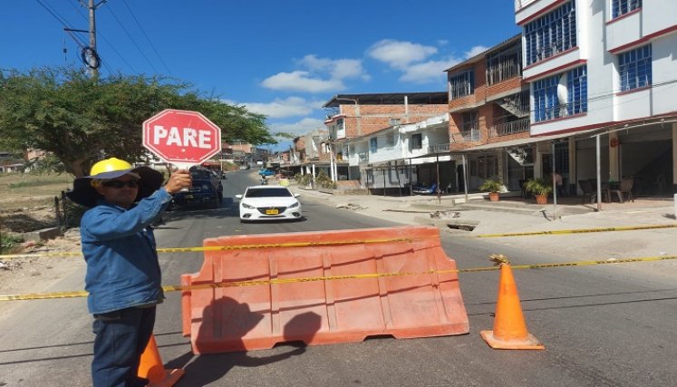 Voceros cívicos cuestionan la calidad de los trabajos adelantados a la entrada de Ocaña./Foto La Opinión