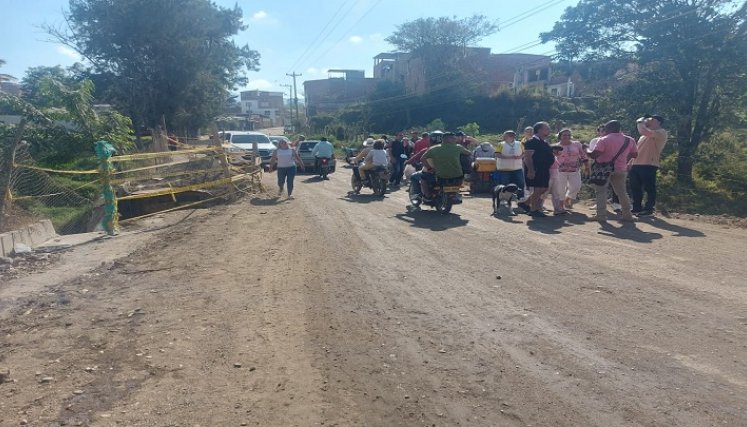 Comerciantes y conductores denunciaron obras de mala calidad en Ocaña. El alcalde ordenó revisar con lupa los contratos./ Foto: Javier Sarabia / La Opinión