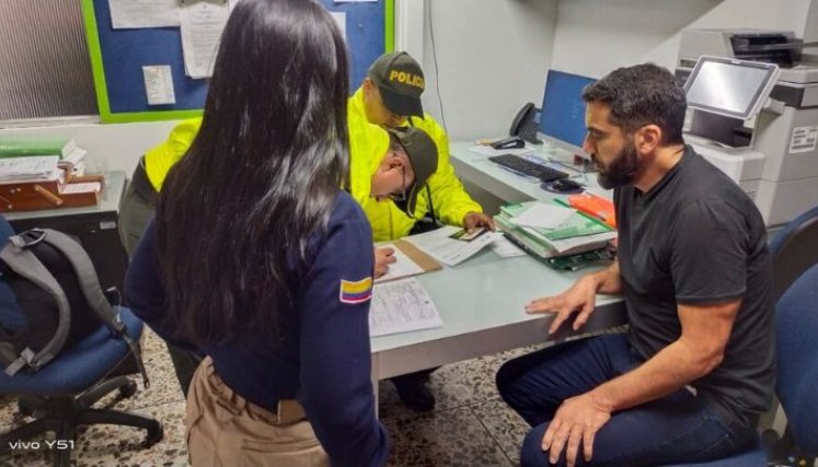Arturo Char durante su captura por Migración Colombia en Barranquilla
