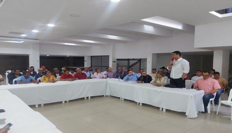 Los cebolleros de la zona del Catatumbo exponen sus necesidades más sentidas ante la dirigencia política y administrativa de Ocaña./ Foto cortesía