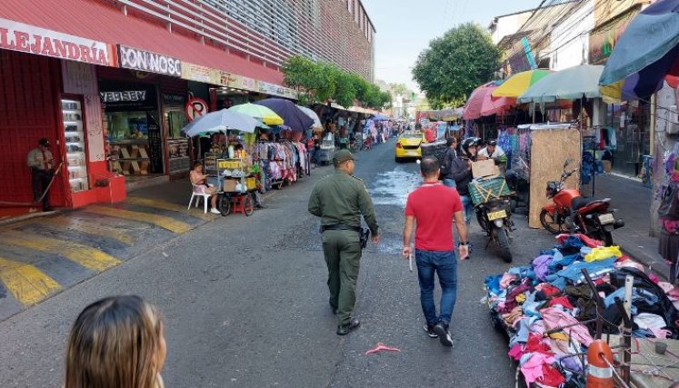 Están dialogando con todos los vendedores, para llegar a acuerdos con todo el gremio, tanto formales como ambulantes./ Foto: Cortesía / La Opinión 