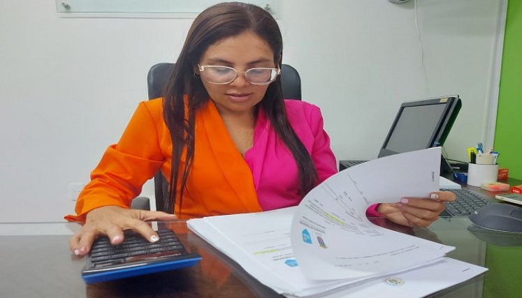 Millonarias deudas podrían llevan a la intervención económica del Ministerio de Hacienda./Foto: Javier Sarabia / La Opinión.