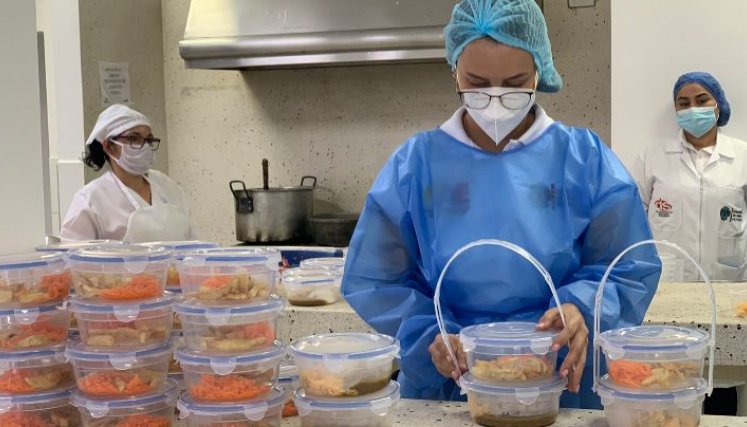La modalidad de ‘comida caliente transportada (almuerzo)’ se convirtió en un modelo para otras regiones que han querido replicarlo./ Foto Cortesía / La Opinión