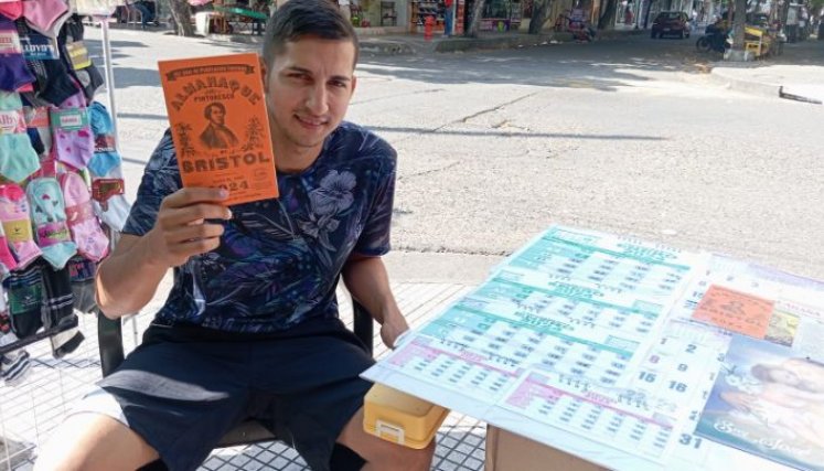 La venta del almanaque pintoresco de Bristol es masiva en enero/Foto Orlando Carvajal/La Opinión