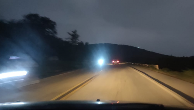 Algunos tramos del anillo vial que están en total oscuridad