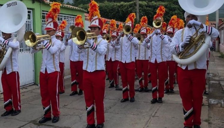 La banda show del Colgesan lleva más de 45 años de experiencia representando al departamento en múltiples concursos a nivel a nacional./ Foto: Cortesía