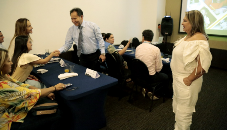 El gobernador William Villamizar acompañó a la primera dama, Cecilia Soler, en la inauguración de la I Reunión de Gestoras Sociales Departamentales.