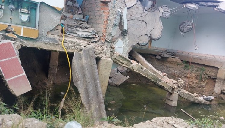 Moradores del barrio Las Mercedes solicitaron a las autoridades celeridad en la reconstrucción de las viviendas desplomadas.
