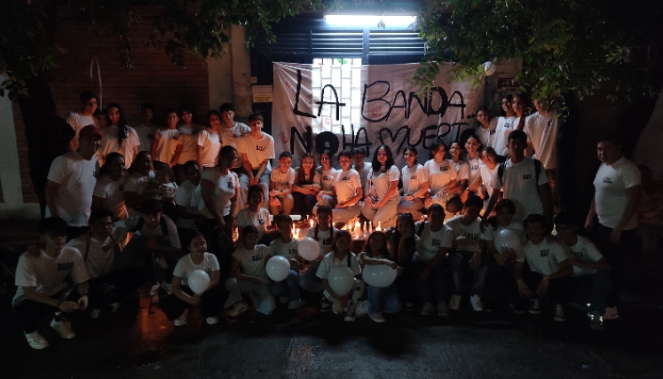 Los integrantes de la banda piden al rector que reactive el grupo