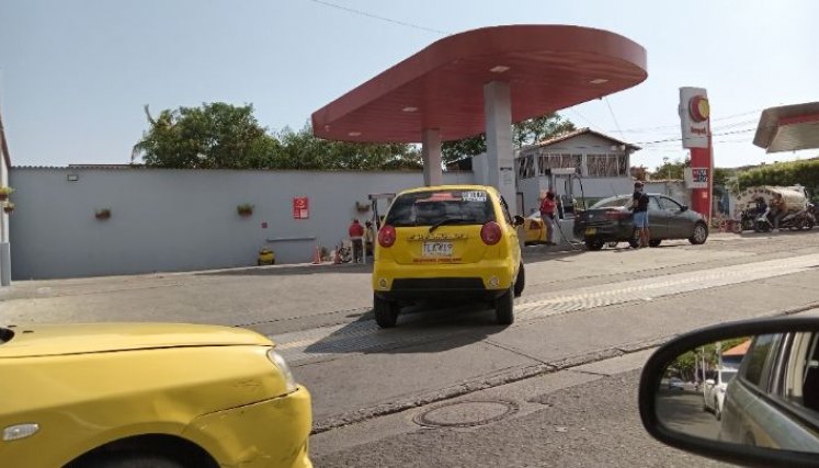 Ciudadanos presentaron quejas a Hacienda contra gasolineras que no expiden la factura/Foto La Opinión
