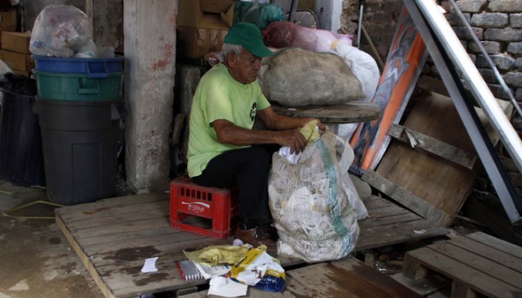 Los recicladores aconsejan a los ciudadanos a separar sus residuos desde la fuente./ Foto: Archivo