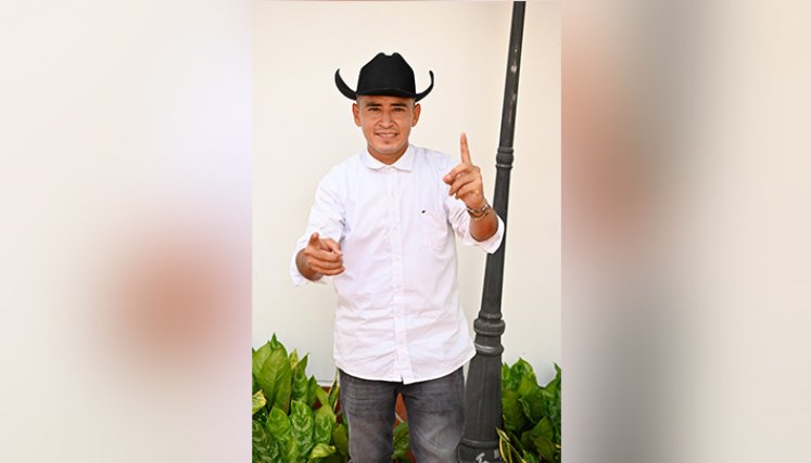 El artista ha llevado su arte a más de 18 municipios del departamento, enfocándose principalmente en presentaciones benéficas.