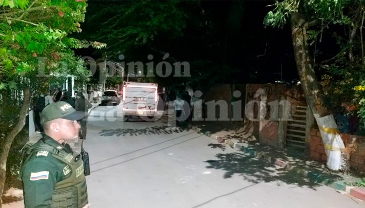 Asesinan a un hombre y dejan herida a una niña en Los Patios