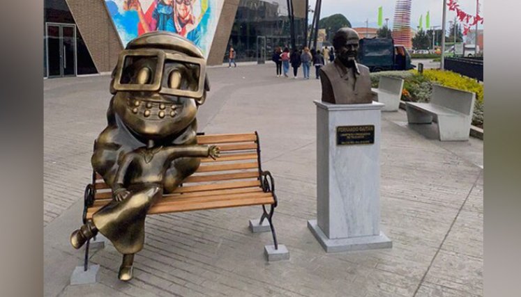 Se estrena la escultura de Betty la fea en Bogotá