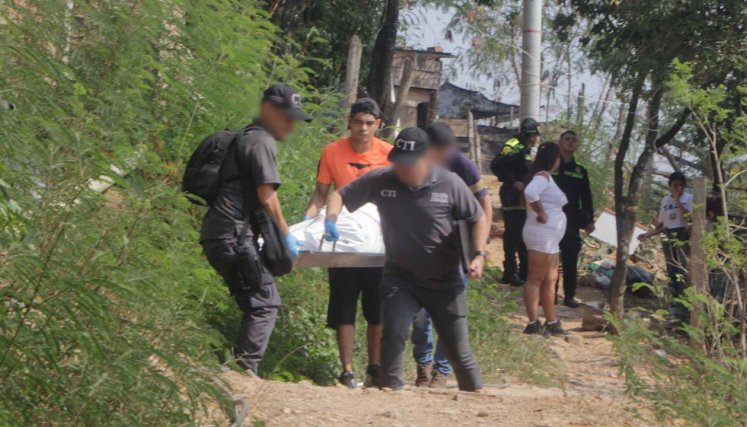 Los familiares de la víctima llegaron temprano a la casa y la encontraron muerta.