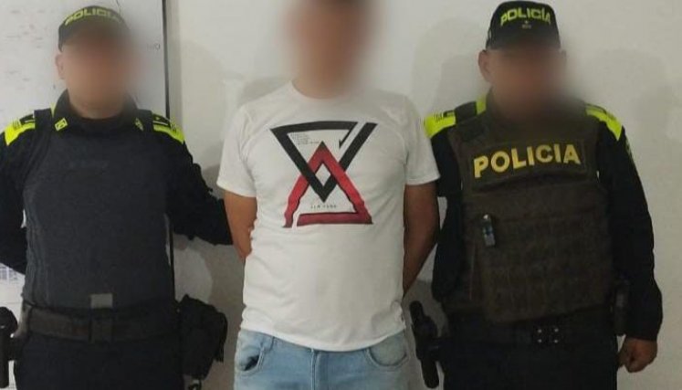 Policía detiene a hombre con pistola nueve milímetros/Foto cortesía