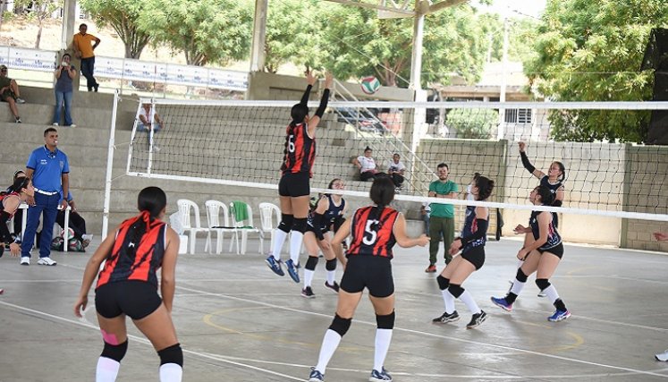  En el voleibol femenino, las rojinegras se han es destacado.