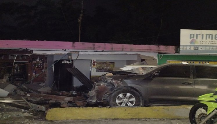 Una camioneta asignada por la Unidad de Nacional de Protección a una lideresa social del Catatumbo colisionó con una vivienda./ Fotos cortesía