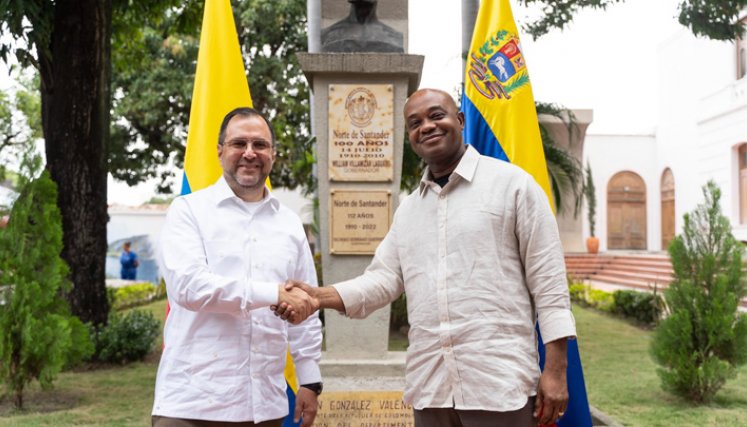 Cancilleres de Colombia y Venezuela