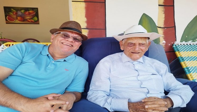 El veterano narrador Carlos Rincón, recuerda los episodios de la violencia. /Foto: Cortesía