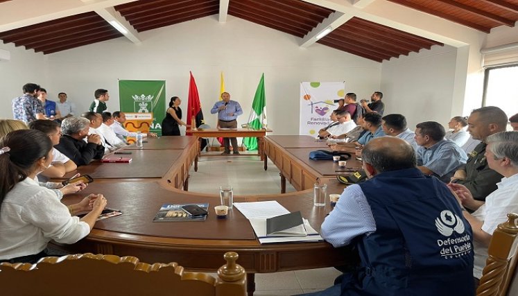 El defensor del Pueblo, Carlos Camargo Assis recorrió el centro de detención transitoria de Ocaña y evidenció el hacinamiento./ Foto Cortesía