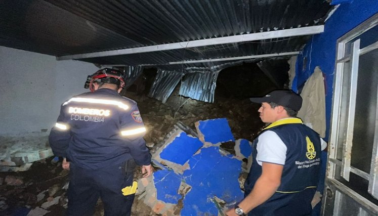 Violento choque con viviendas protagonizó camioneta de la UNP