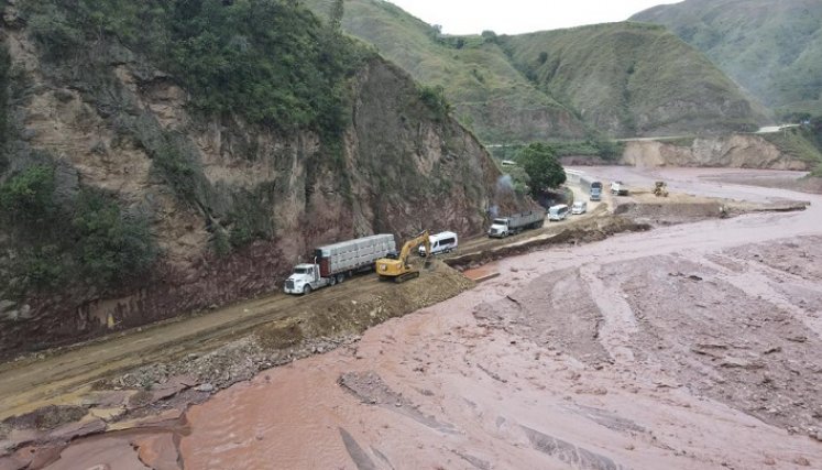 Damnificados de la vereda El Tarrita exigen una solución definitiva a la emergencia vial./ Foto: Cortesía 