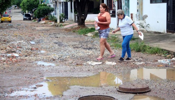 Cuando llueve, las calles del barrio Trigal del Norte se vuelven intransitables./ Foto: Carlos Ramirez.