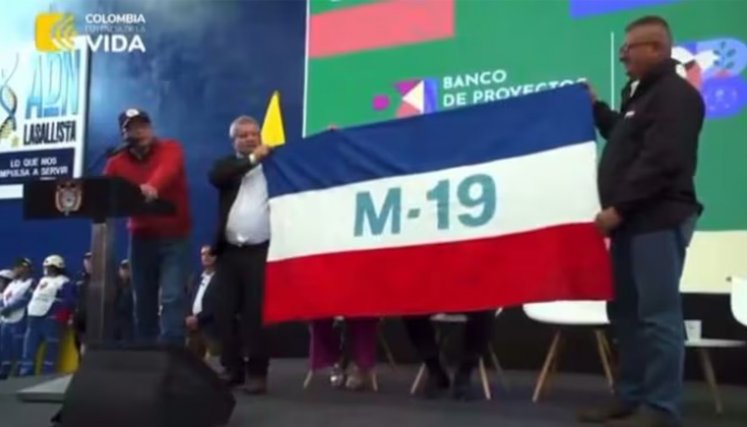 bandera-M-19.
