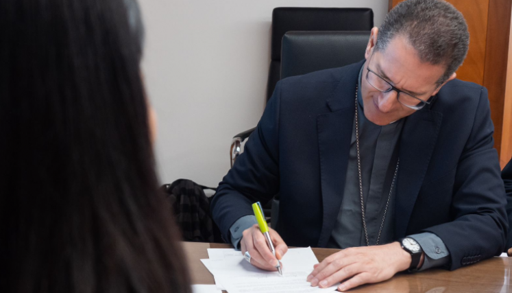 Unidad de Búsqueda e Iglesia Católica formalizaron trabajo de cooperación. 