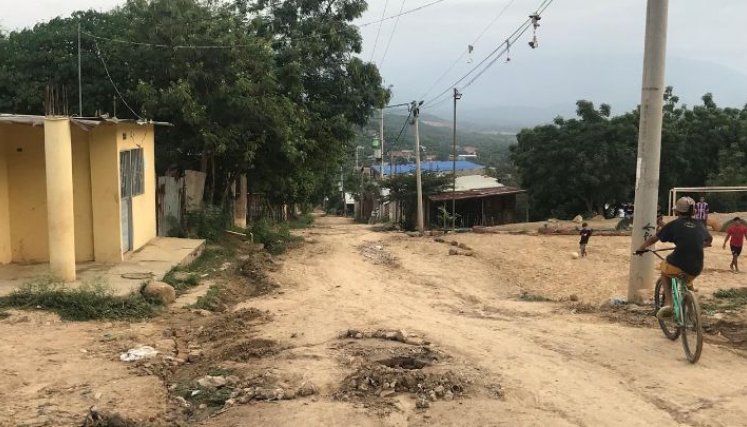 Todas las vías del asentamiento están destapadas./ Foto: Nicolás Mojica. 