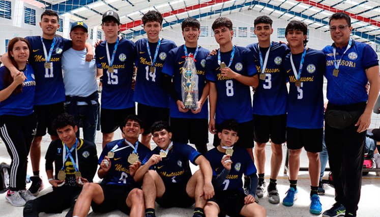 Club Montessori de voleibol. 