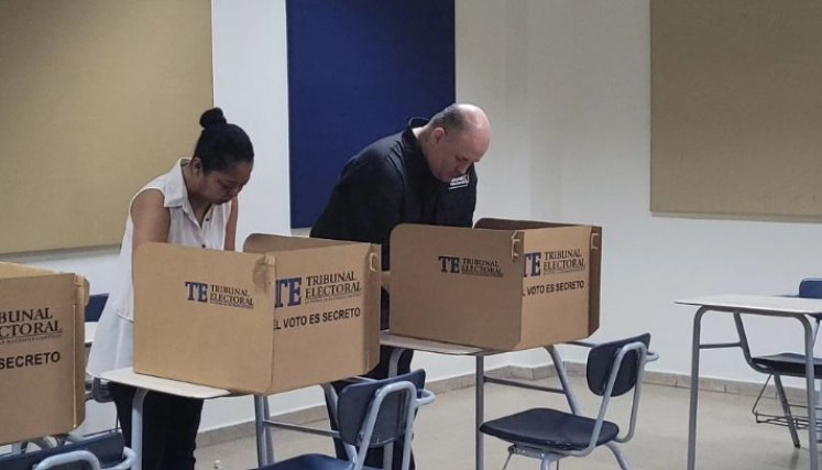 Más de 3 millones de panameños eligen hoy nuevo presidente. 