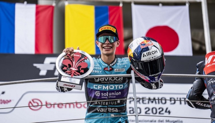 El piloto colombo-español David Alonso continúa siendo la sensación en el Mundial de motociclismo GP3.