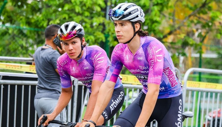 Anthuar González y Sebastián Galvis, ciclistas nortesantandereanos.