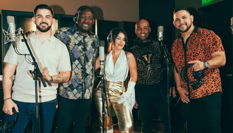 Juliana Velásquez y el Grupo Niche 