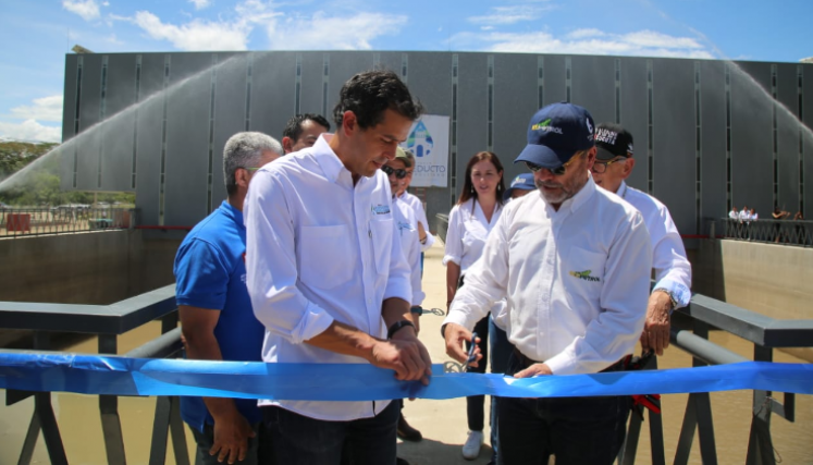 entrega-de-acuedcuto-metropolitano.