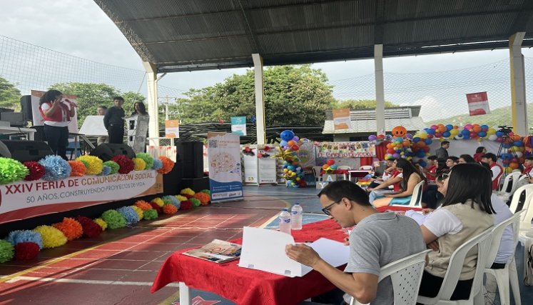 En el marco de los 50 años de existencia se desarrolla la Feria de Comunicación social en la UFPSO./ Foto: Cortesía