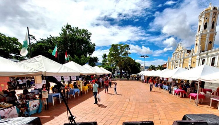 La plaza 29 de Mayo fue el escenario de las dos ferias organizadas por la Gobernación./ Foto Cortesía