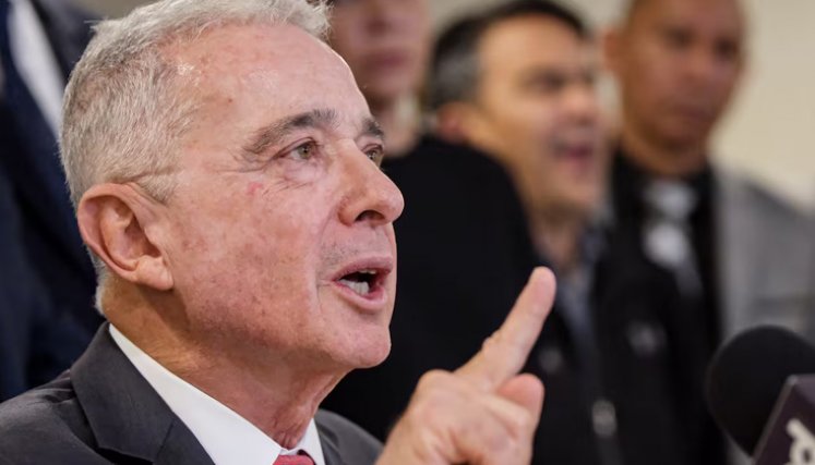 Después de 25 años bajo un “régimen tiránico”, el país ha sufrido una “crisis económica devastadora y una persecución sistemática de la oposición”: Álvaro Uribe sobre