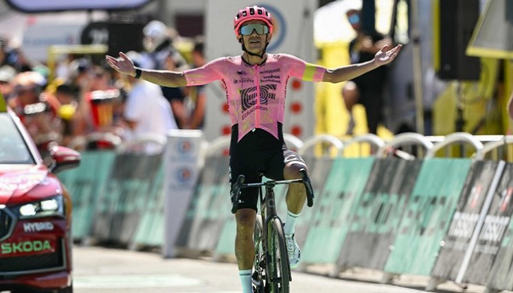 El ecuatoriano Richard Carapaz ganó su primera victoria en la 'Gran Boucle'.