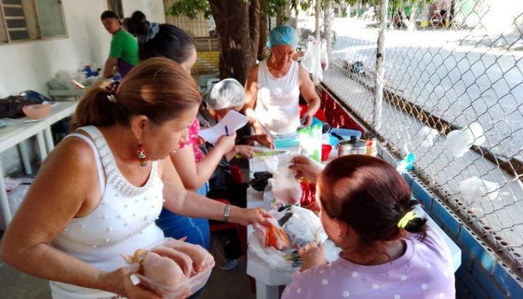 En el salón comunal se dictan los cursos y capacitaciones de la mano con instructores del SENA.