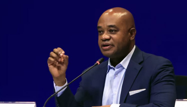 Esto se anunció en un segundo pronunciamiento público del canciller, Luis Gilberto Murillo, quien rehúso referirse a ningún candidato ni reconocer ninguna victoria.