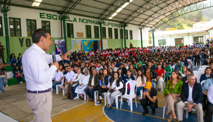 El Ministro de las TIC, Mauricio Lizcano celebró la voluntad del gobernador y alcaldes para impulsar el desarrollo tecnológico en Norte de Santander.